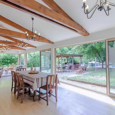 Hébergement de vacances La Parenthèse Fleurie - Avec Piscine Privée *
