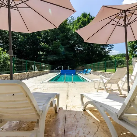 La Parenthèse Fleurie - Avec Piscine Privée Saint-Priest-les-Fougères