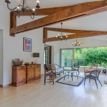 Hébergement de vacances La Parenthèse Fleurie - Avec Piscine Privée
